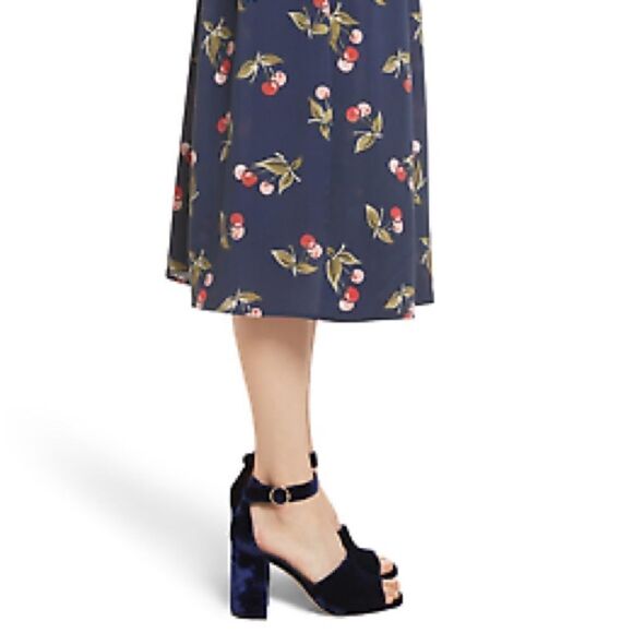 Joie | EUC Almudena Cherry Print Silk Wrap Skirt In Dark Navy Size Small - Picture 3 of 10